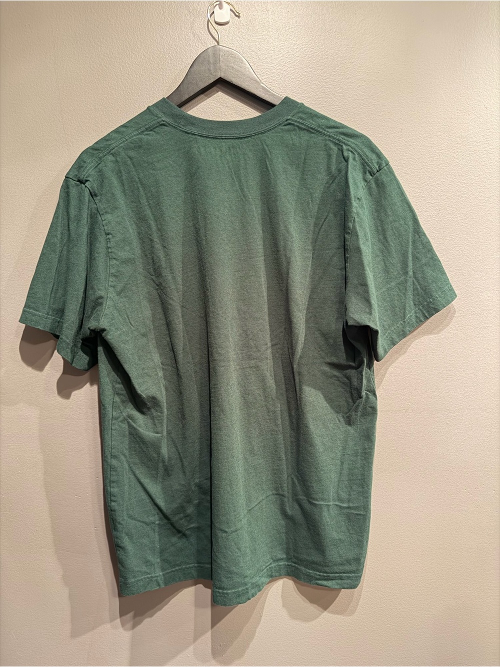Uniqlo UT Attack on Titan Anime Graphic T-Shirt Green Men’s Large AOT Manga Tee - Picture 3 of 5